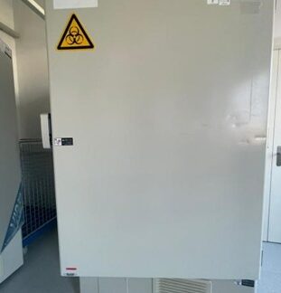 Ultra Freezer SANYO MDF-U7386S (668 L)